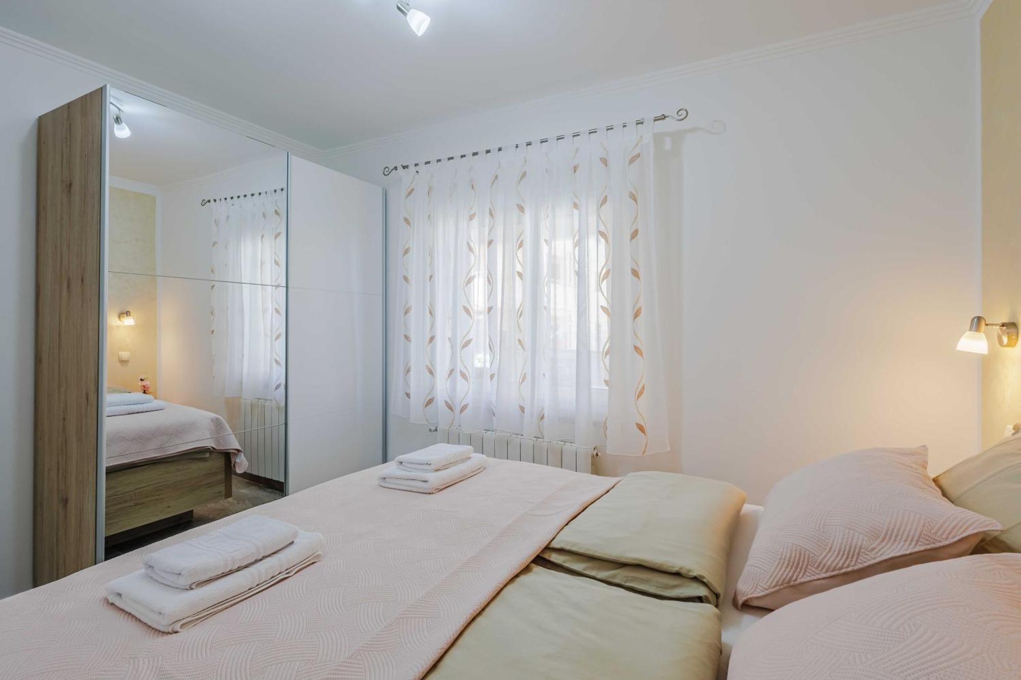 Apartments Rose Čižići Eksteriør bilde