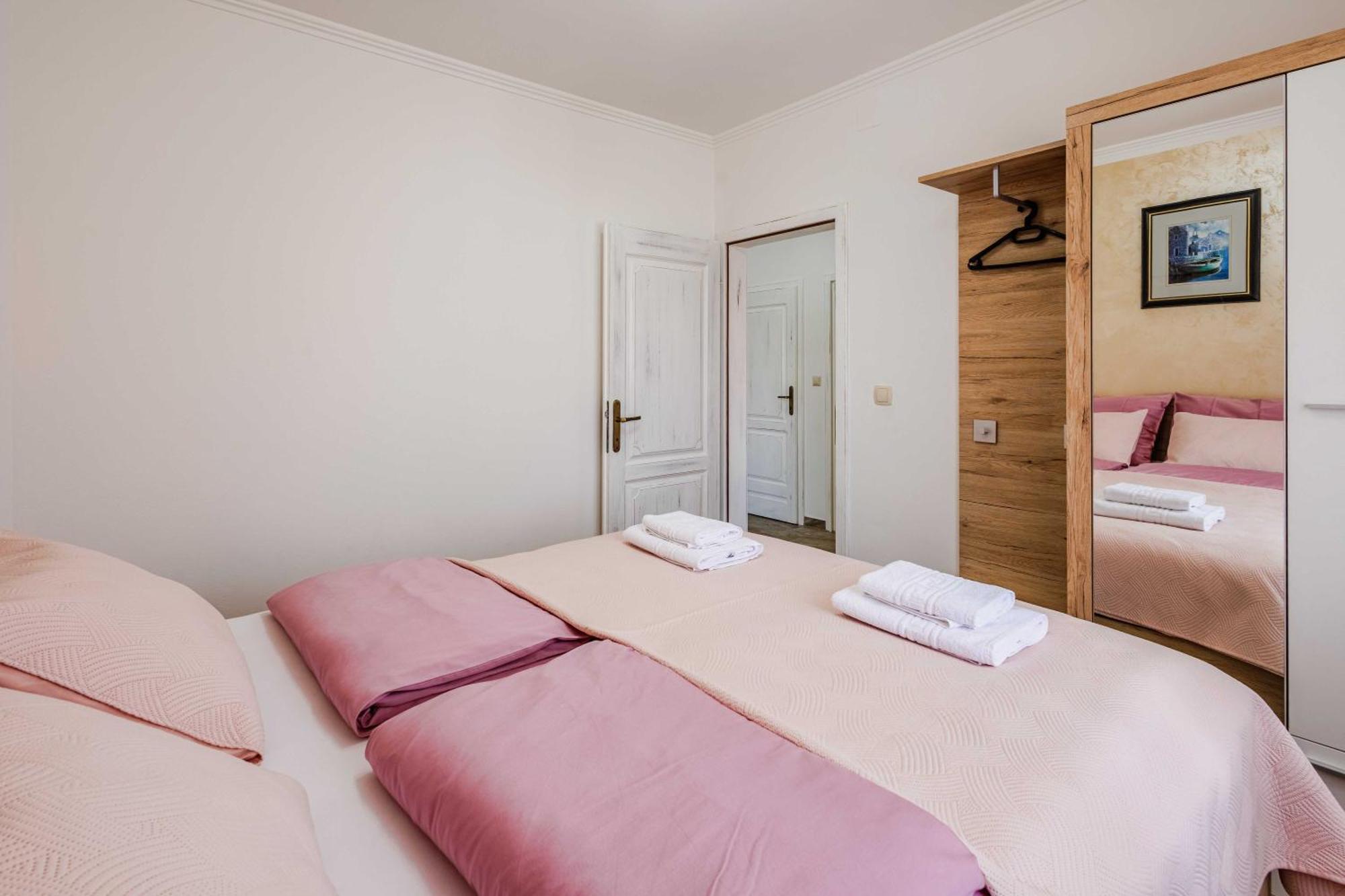 Apartments Rose Čižići Eksteriør bilde